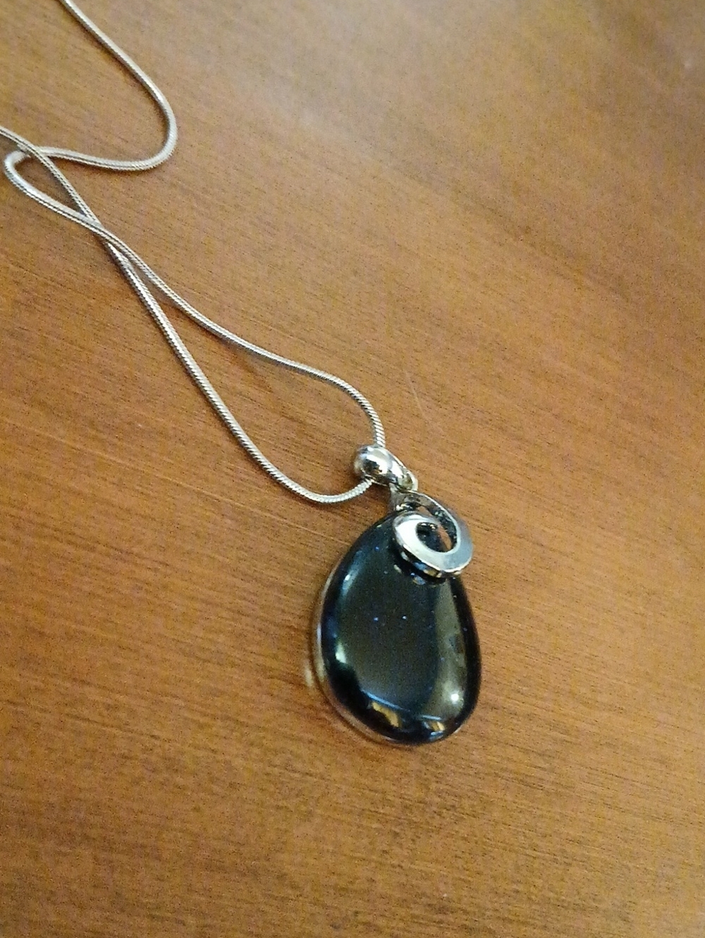 Vtg Blue Goldstone Teardrop Blue Sparkle  Pendant Necklace w Silver Tone Swirl